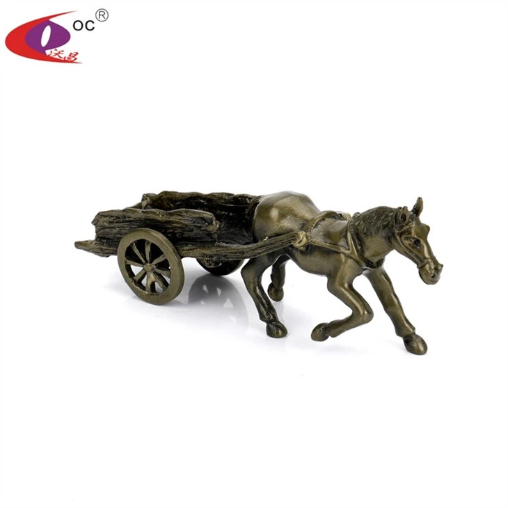 Figurine di animali in metallo personalizzate Decorazione del desktop della statua della carrozza del cavallo
